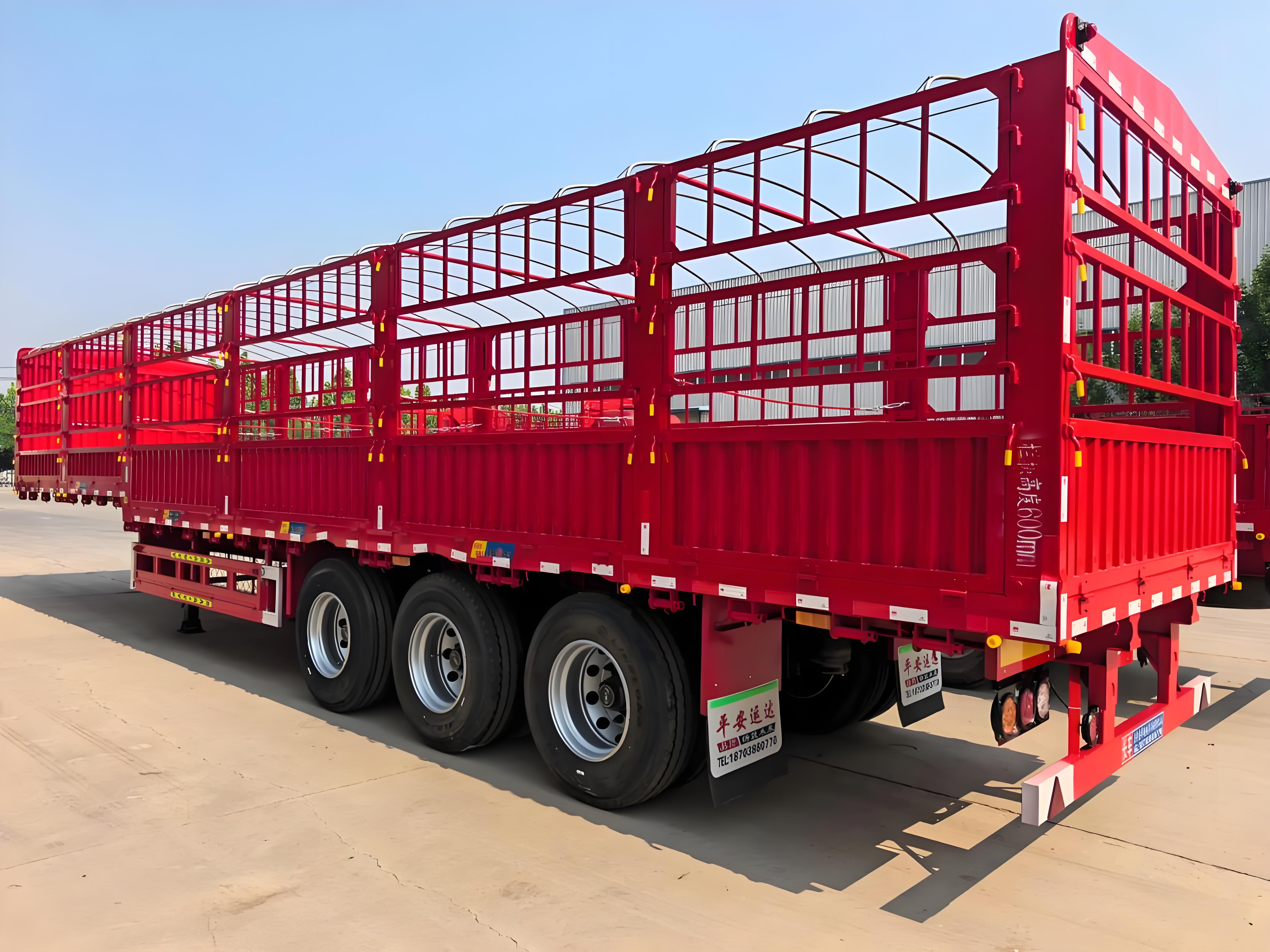 鹅颈仓栅式半挂运输车