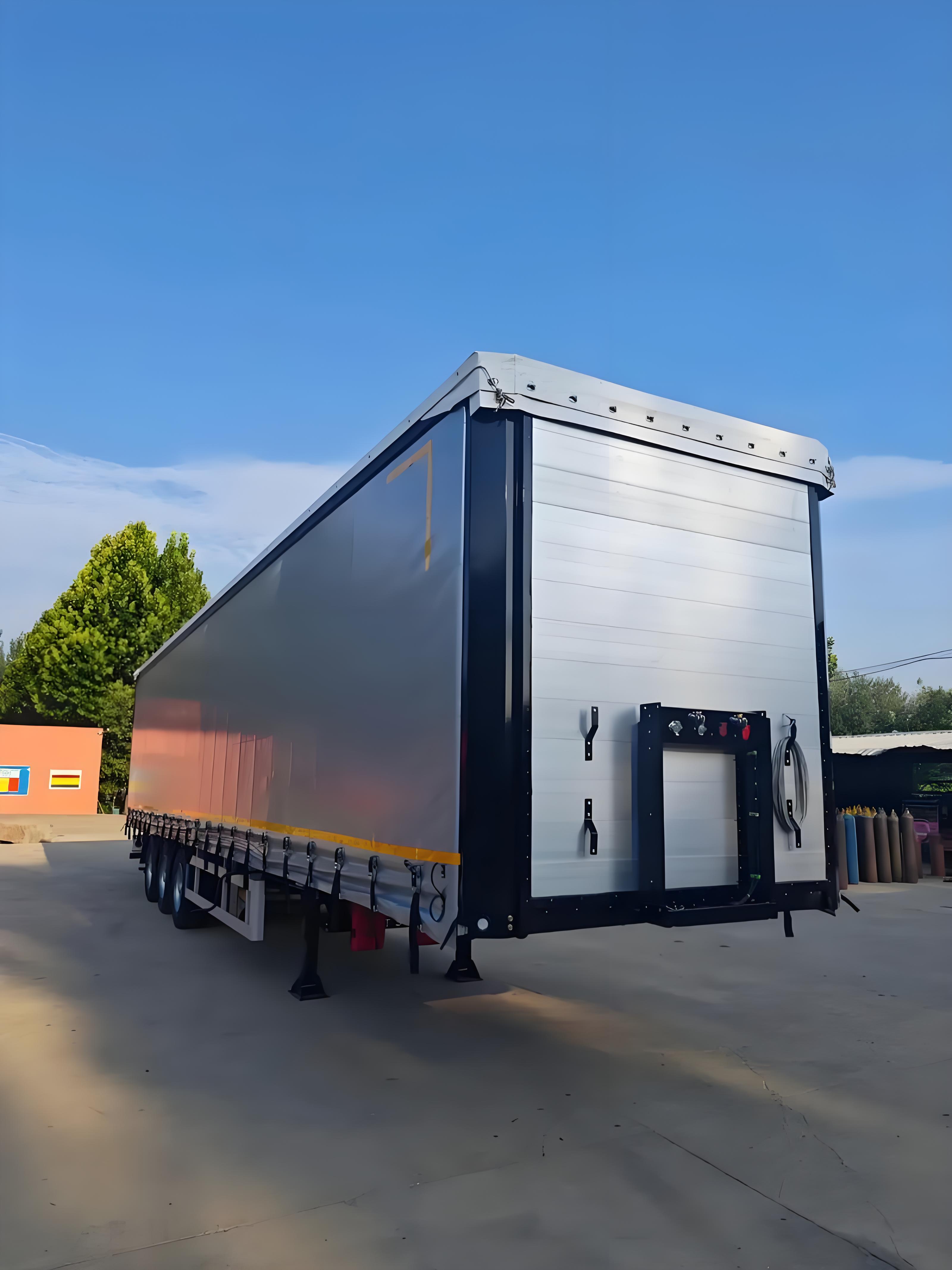 全新侧帘集装箱半挂运输车图片展示